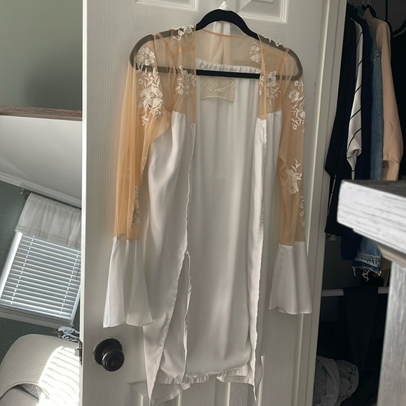 Bride Robe - Picture 7 of 8